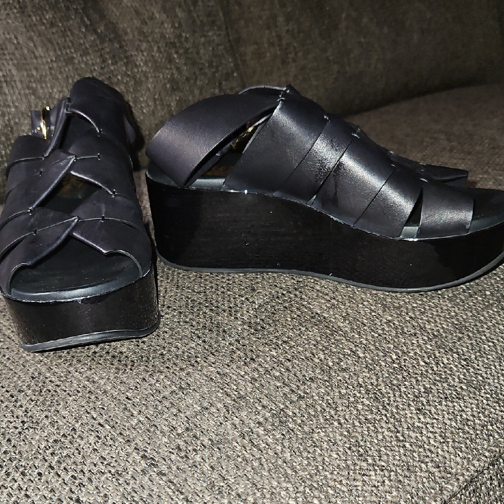 Salvatore Ferragamo Black Platform Sandals - Picture 5 of 13